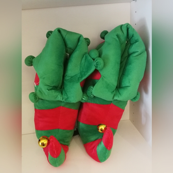 🆕 Men's size 9-10 Christmas Elf red green Christmas slippers with bell - Picture 3 of 4